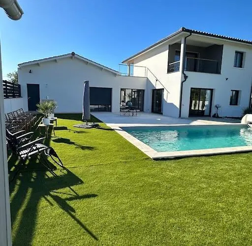 Familiale & Plongeons Villa *