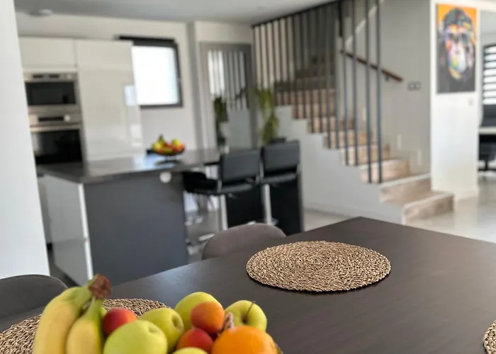 Familiale & Plongeons Villa Sainte-Eulalie (Gironde)